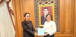 Foto: Compañera Tatiana García, Embajadora de Nicaragua en la República de Turkmenistán junto a la Señora Dunyagozel Gulmanova, Presidenta del Parlamento de Turkmenistán / Cortesía