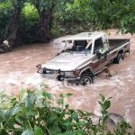 Foto: Camioneta arrastrada por fuertes corrientes deja un desaparecido en Jinotega/TN8
