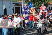Familias de León caminan con alegría celebrando el triunfo de la Revolución Foto: Familias de León caminan con alegría celebrando el triunfo de la Revolución/TN8