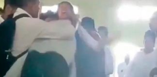 Foto: captan supuesto exorcismo de una estudiante/Cortesía