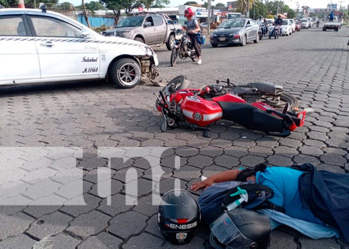 1 Foto: Accidente de tránsito en El Riguero, Managua, involucra a taxi y motocicleta/TN8