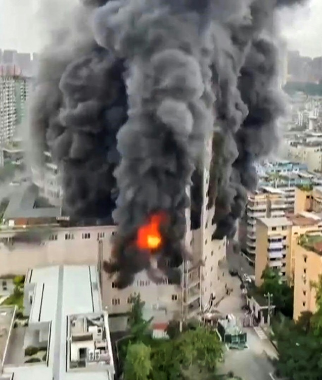1 Foto: Incendio en un centro comercial de China deja al menos 16 personas muertas/Créditos