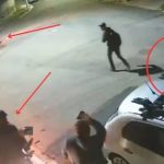 Sin tanto mate: Mujer defendió a su novio de dos «lacras» (VIDEO) Foto: Mujer reacciona al asalto /cortesía