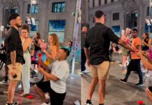 Joven simula propuesta de matrimonio con su amigo en la calle (VIDEO) Foto: Joven le hace pesada broma a su amigo al fingir proponerle matrimonio/Cortesía