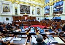 Perú aprueba polémica prescripción de delitos de lesa humanidad Foto: Controversia en congreso de Perú /cortesía