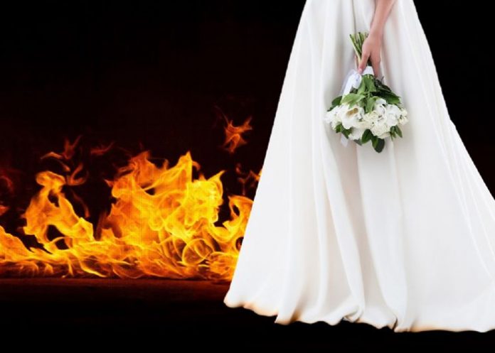 Vestido de novia se prendió en llamas en pleno matrimonio
