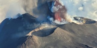 Foto: Aeropuerto de Sicilia, Italia cierra por la erupción del Etna/Créditos