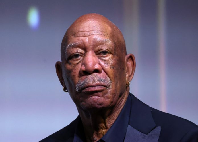 Foto:  Morgan Freeman denuncia que usaron IA para crear su voz /Cortesía Foto:  Morgan Freeman denuncia que usaron IA para crear su voz /Cortesía