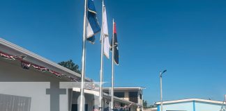 Foto: Miembros de Migración y Extranjería rinden homenaje al Padre de la Resistencia Urbana Julio Buitrago/TN8
