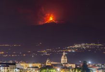 Alerta en Italia tras la erupción del volcán activo más grande de Europa