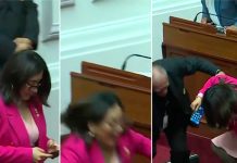 Por ir de juana con el celular, congresista sufre aparatosa caída (VIDEO) Foto: Congresista sufre aparatosa caída por no soltar el celular /Cortesía