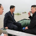 Líder de Corea inspecciona zonas inundadas y promete mejoras Foto: Líder de Corea Kim Jong-un inspecciona zonas inundadas y promete mejoras /Créditos