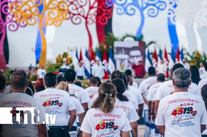 Foto: Acto de entrega de buses con el presidente de Nicaragua, Daniel Ortega / TN8 Foto: Acto de entrega de buses con el presidente de Nicaragua, Daniel Ortega / TN8