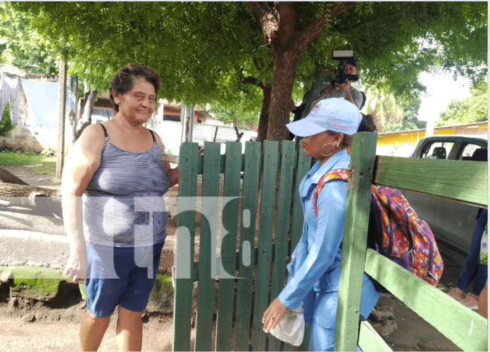 Foto: Abatización en el barrio Larreynaga, en Managua / TN8