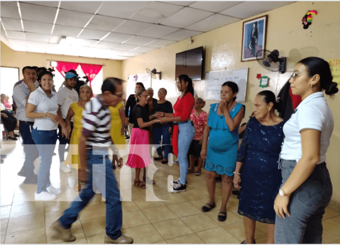 Foto: Divertido bailongo con abuelitos en Managua / TN8 Foto: Divertido bailongo con abuelitos en Managua / TN8