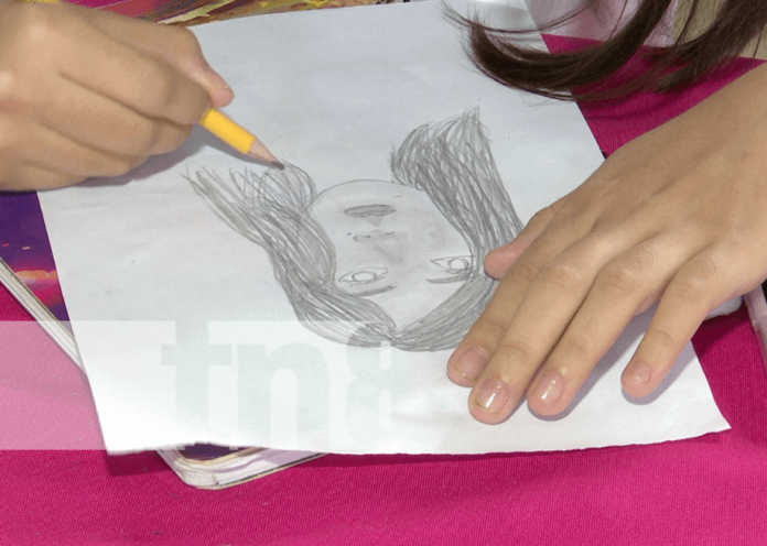 Foto: Concurso de dibujo en honor al 45/19 en Colegio Luxemburgo / TN8