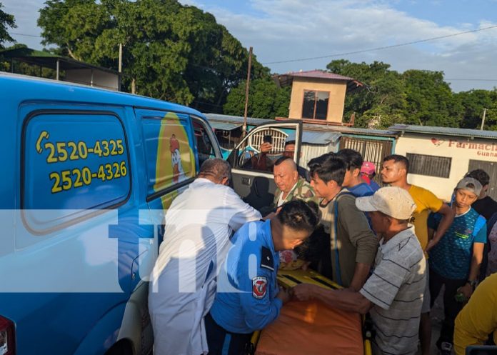 Foto: Fuerte accidente en la Rotonda El Guanacaste, entre Granada y Diriomo / TN8 Foto: Fuerte accidente en la Rotonda El Guanacaste, entre Granada y Diriomo / TN8