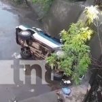 Iba «hasta el queso» y se precipitó a un cauce de Masaya Foto: Accidente con conductor ebrio en Masaya / TN8