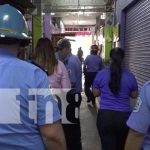 Inspección minuciosa en el Mercado Periférico por parte de bomberos Foto: Revisión de sistemas eléctricos de los bomberos en el Mercado Periférico / TN8