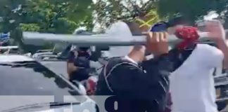 Foto: Pleito entre taxista y motorizado en Managua / TN8