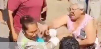 Foto: Pleito en una zona de Managua entre una señora y un busero / TN8
