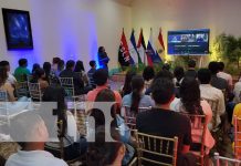 Estudiantes de la UNAN-León en intercambio con la Agencia Sputnik Foto: Encuentro de la UNAN-León con la agencia de noticias Sputnik / TN8