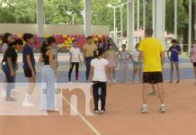 Aprendé cómo jugar voleibol (y gratis) en Las Piedrecitas Foto: Academia de voleibol en el parque Las Piedrecitas / TN8
