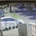 Terrible: Busero de Managua pasa sobre la humanidad de un peatón (VIDEO) Foto: Trágico accidente con un busero en Managua / TN8