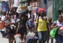 Nueva ola de violencia en Haití ha forzado a personas a abandonar sus hogares Foto: Violencia perpetrada por una banda criminal en Haití/Cortesía