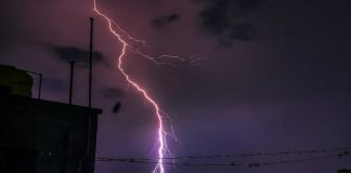 Foto: Desastre en China: rayo causa colapso en parque y deja 6 fallecidos