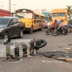 Motociclista sobrevive tras colisión con furgón en la Carretera Norte, Managua Foto: Motociclista sobrevive tras colisión con furgón en la Carretera Norte, Managua/TN8