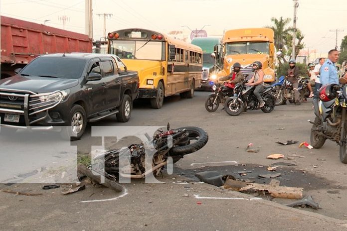 1 Foto: Motociclista sobrevive tras colisión con furgón en la Carretera Norte, Managua/TN8