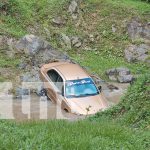 Conductor sobrevive tras caer de puente en Jalapa Foto: Conductor sobrevive tras caer de puente en Jalapa/TN8
