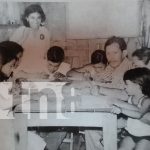 ¡Puño en alto, libro abierto! Alfabetizadores granadinos cuentan su experiencia Foto: Cruzada Nacional de Alfabetización viva en memoria de granadinos /TN8