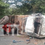 Tres lesionados y daños materiales tras vuelco de camión en Camoapa Foto: Accidente en Piedra Sembrada, Camoapa, deja tres heridos/TN8