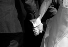 ¡Un día antes de su boda! Hombre pierde la vida en accidente vial en EE.UU. Foto: Hombre muere en un accidente en Estados Unidos/Cortesía