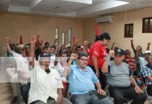 Colaboradores históricos conocen la Cartilla del Adulto Mayor en Siuna Foto: Emotivo encuentro en Siuna /TN8