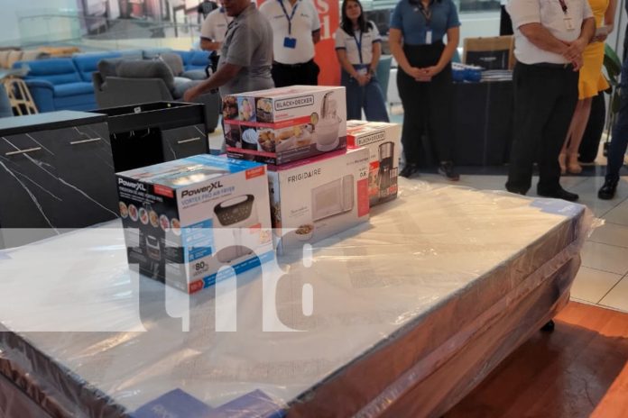 3 Foto: La Curacao celebra 60 años con grandes premios y promociones en toda Nicaragua/TN8