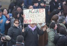 Foto: Protestas en Chile por cortes de luz y agua tras temporal/ Créditos