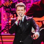 Luis Miguel cierra su gira con gran concierto junto a Antonio Banderas