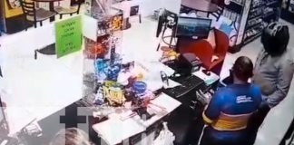 Foto: Una tienda de conveniencia fue asaltada por un hombre/TN8