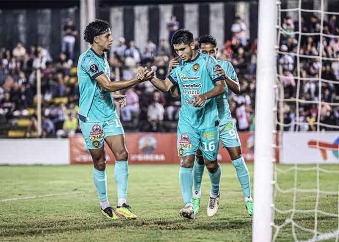 Cacique cacique, diriangen, deporte, futbol