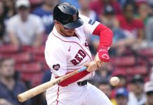 Jansen, primero en la historia de MLB que juega para dos equipos en mismo partido danny, jansen, medias, rojas, boston,