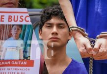 Contundente apoyo de madre de Edward Gaitán en audiencia inicial