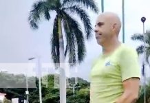 Deportan a gringo degenerado por orinar monumento de Rubén Darío en San Juan del Sur Foto: Deportan a hombre estadounidense por orinar monumento a Rubén Darío en San Juan del Sur / TN8