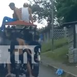 El colmo: Captan a 10 «piches» en una caponera en Managua (VIDEO) Foto: Captan a una caponera "full" de personas en Managua / TN8