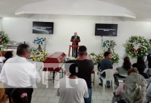 Dolor y luto: Entierran a matrimonio fallecido por accidente en Rivas Foto: Sepultan a matrimonio de Rivas que falleció en accidente donde se involucra "La Rubia" / TN8
