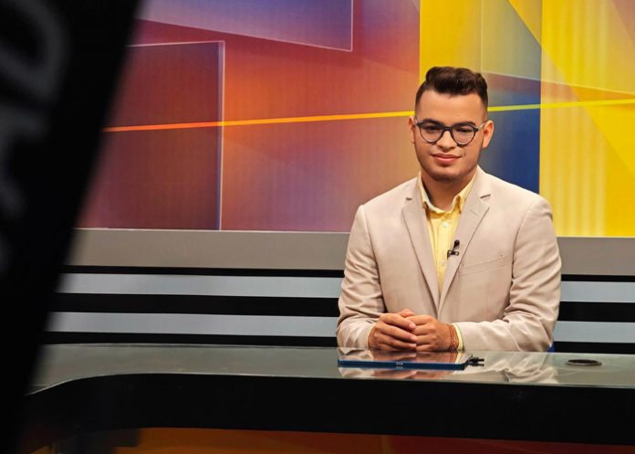 Foto: Jhon Zúniga en el Instituto de Cine y Televisión de la India Foto: Jhon Zúniga en el Instituto de Cine y Televisión de la India