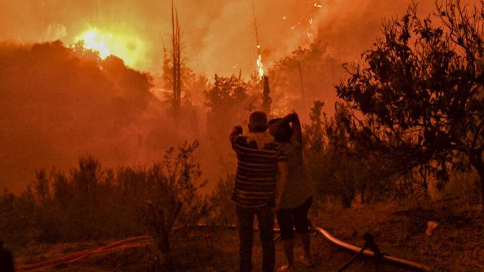 Foto: Incendio descontrolado en Grecia cobra la vida de dos hombres Foto: Incendio descontrolado en Grecia cobra la vida de dos hombres
