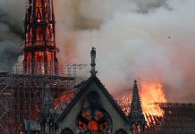 Devastador incendio arrasa una emblemática iglesia en Francia (VIDEO) Foto: Fuerte incendio arrasa una antigua iglesia en Francia /Cortesía
